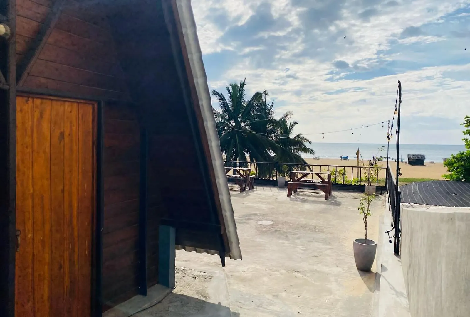 Blue Wave Beach Cabanas ネゴンボ スリランカ